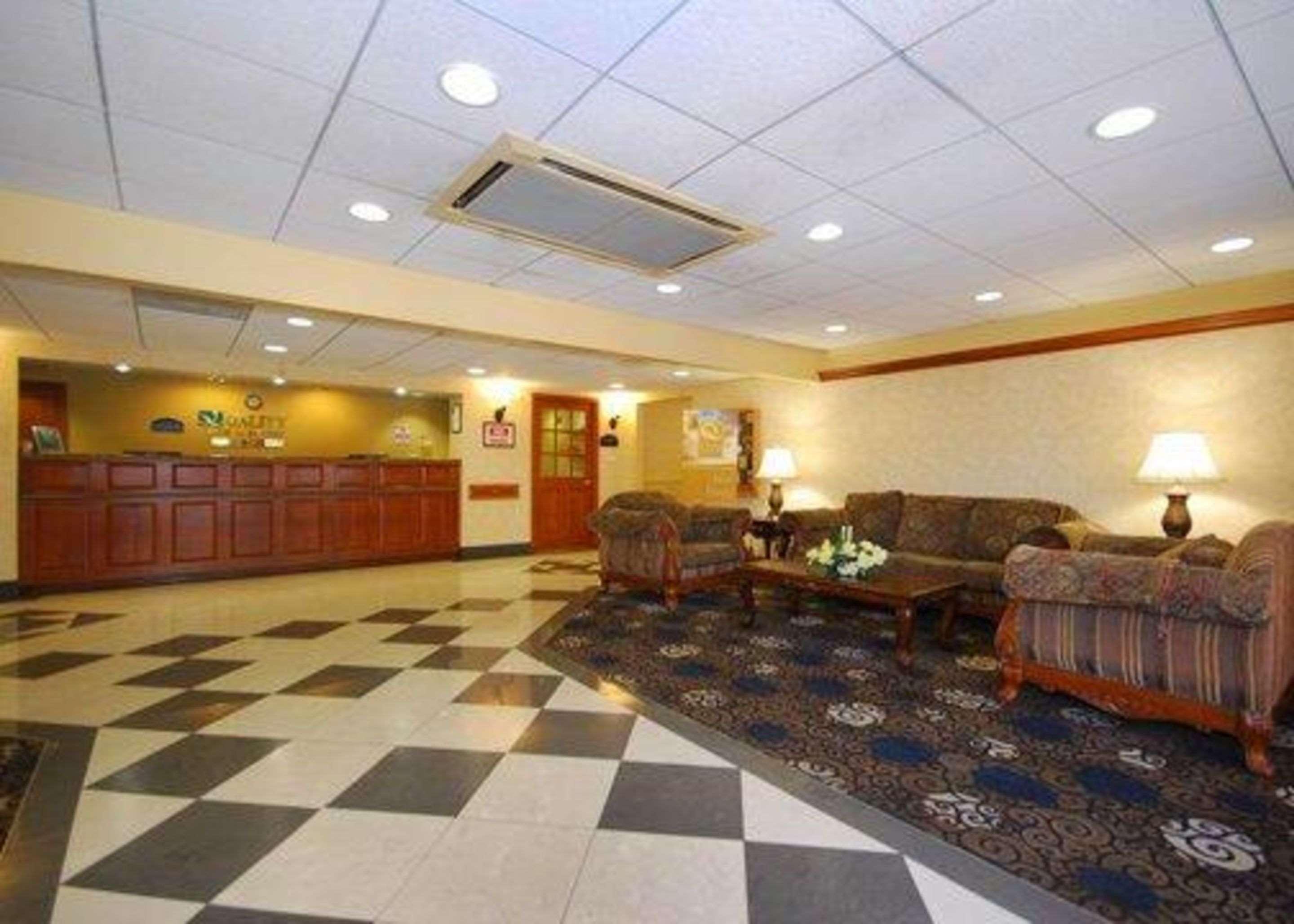 Quality Inn & Suites Bensalem Eksteriør bilde