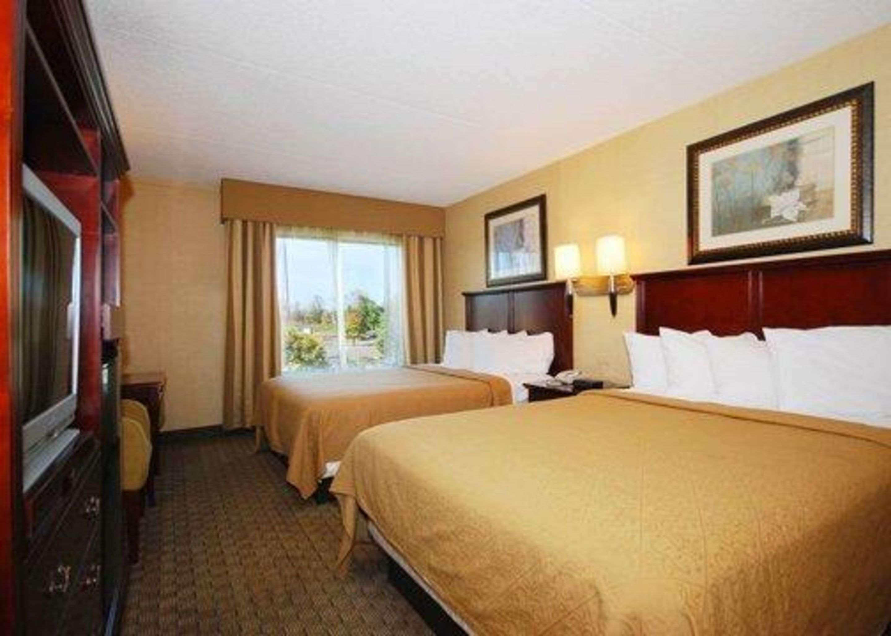 Quality Inn & Suites Bensalem Eksteriør bilde