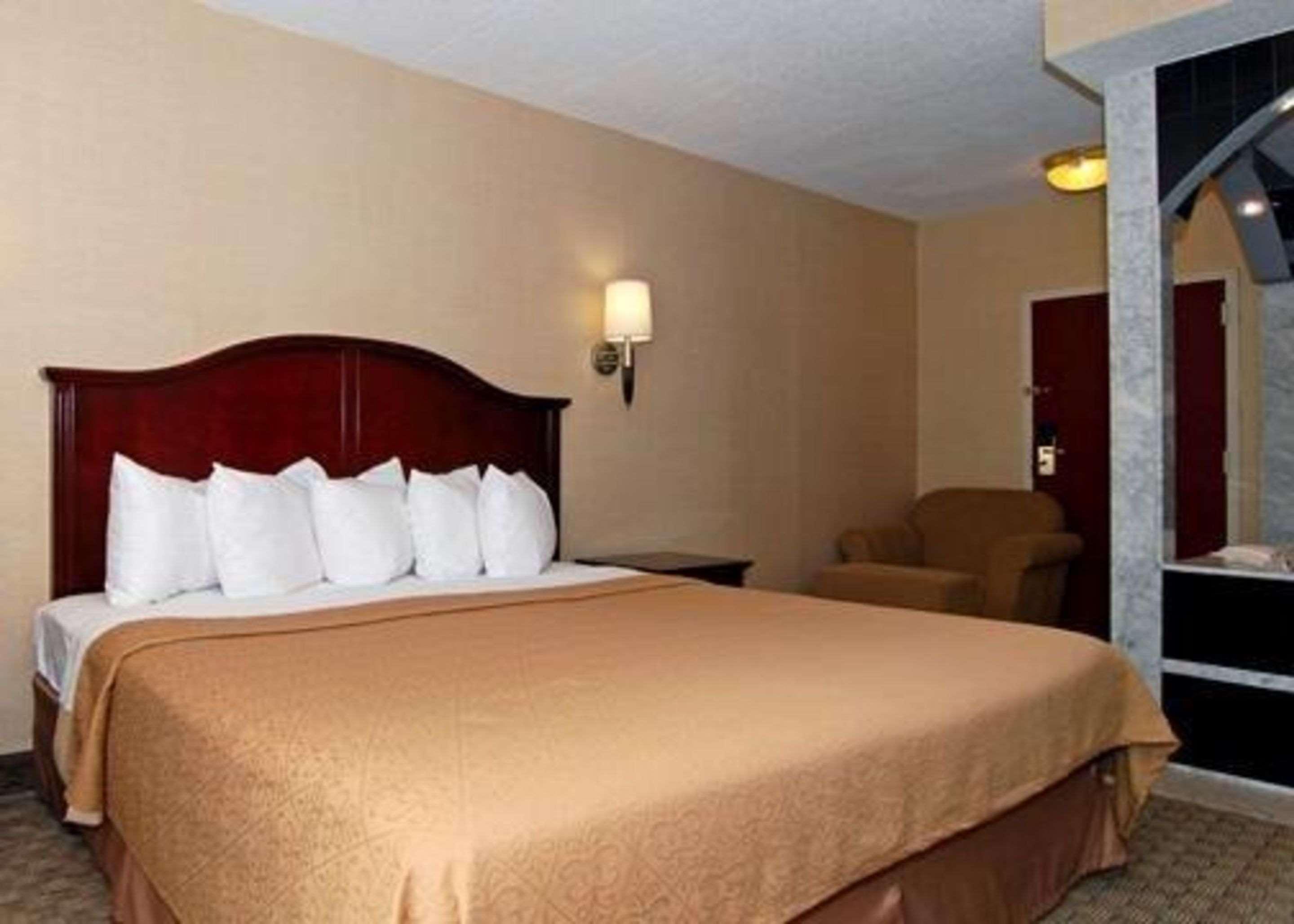 Quality Inn & Suites Bensalem Rom bilde