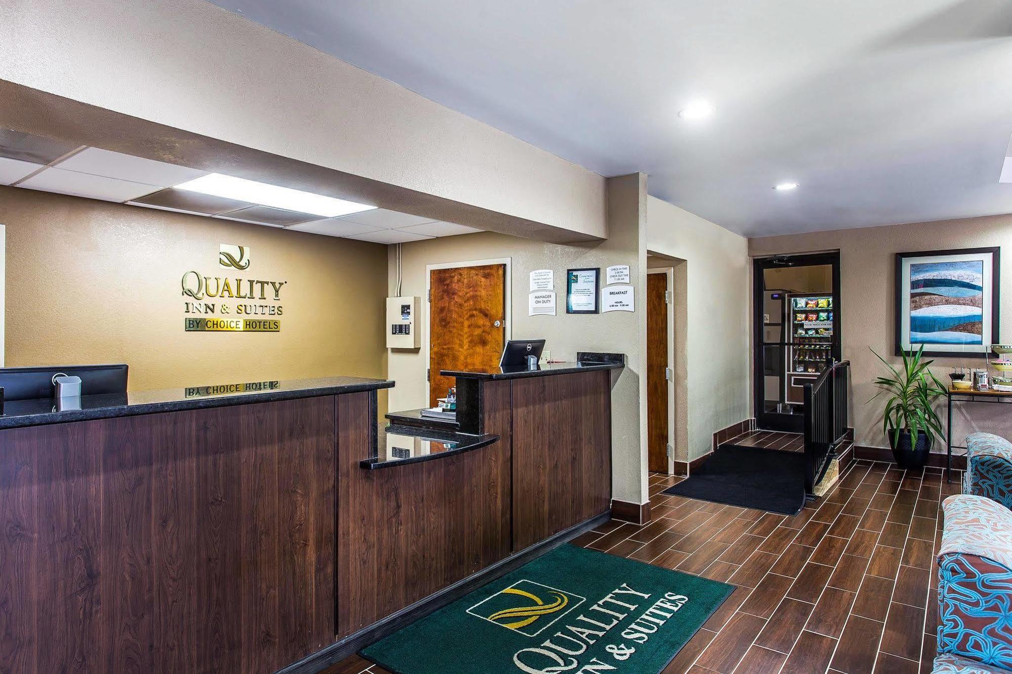 Quality Inn & Suites Bensalem Eksteriør bilde