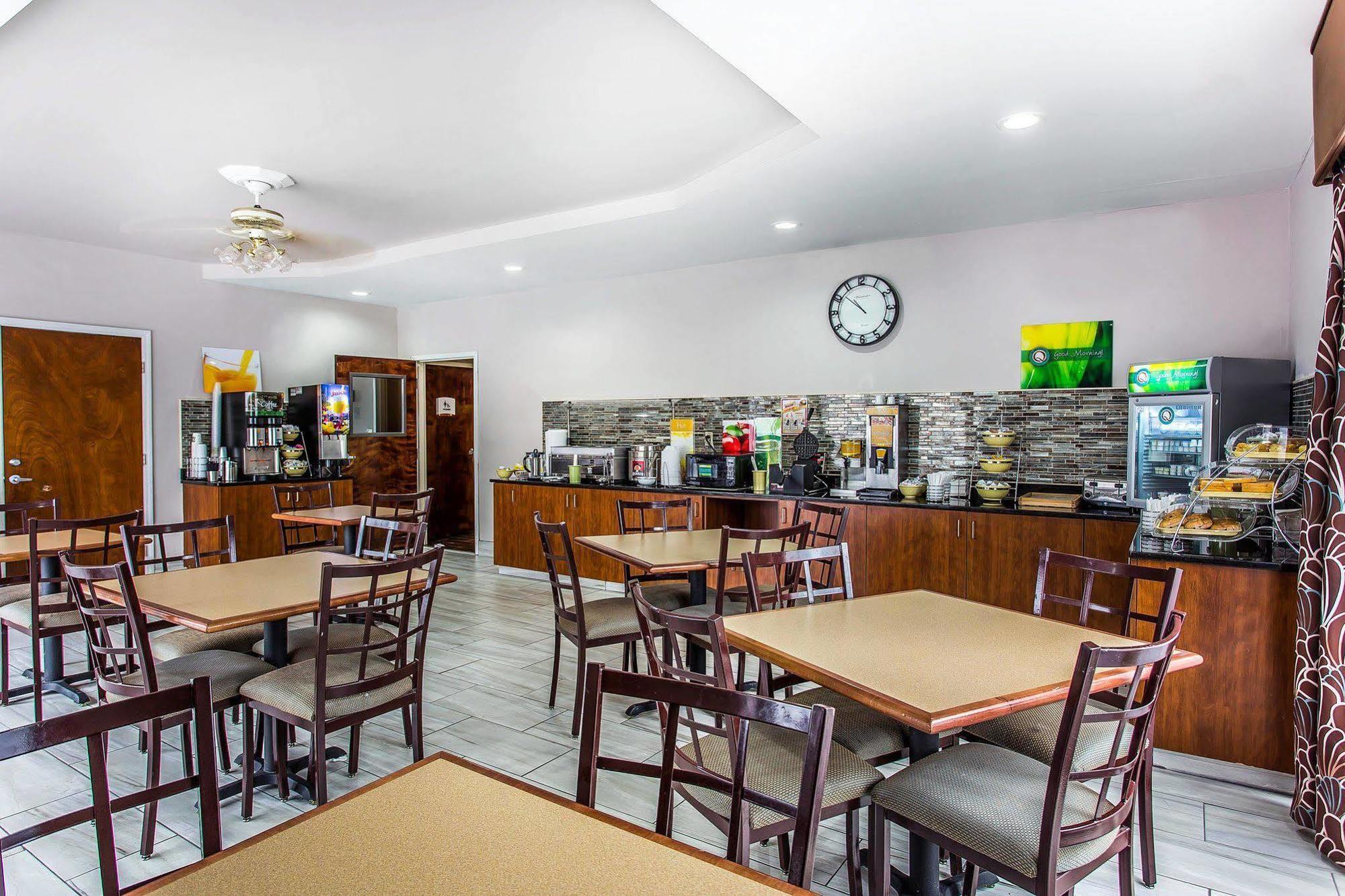 Quality Inn & Suites Bensalem Eksteriør bilde