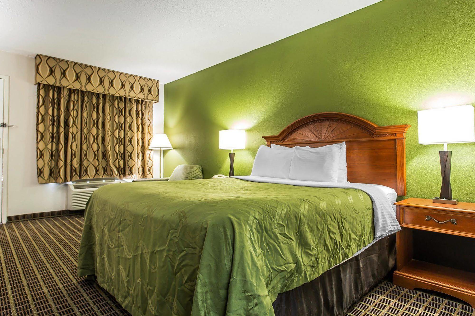 Quality Inn & Suites Bensalem Eksteriør bilde