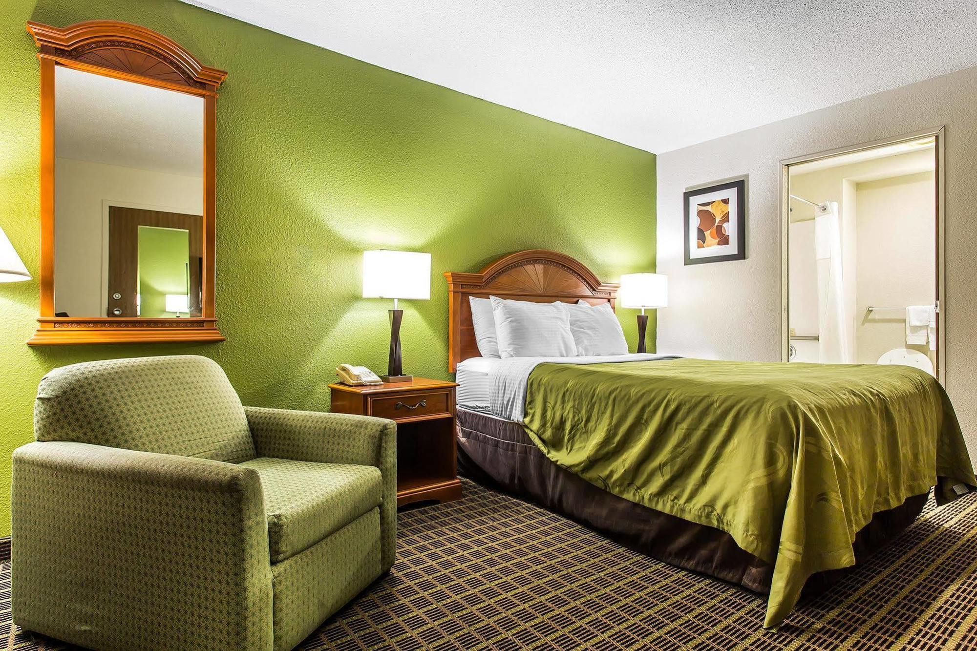 Quality Inn & Suites Bensalem Eksteriør bilde