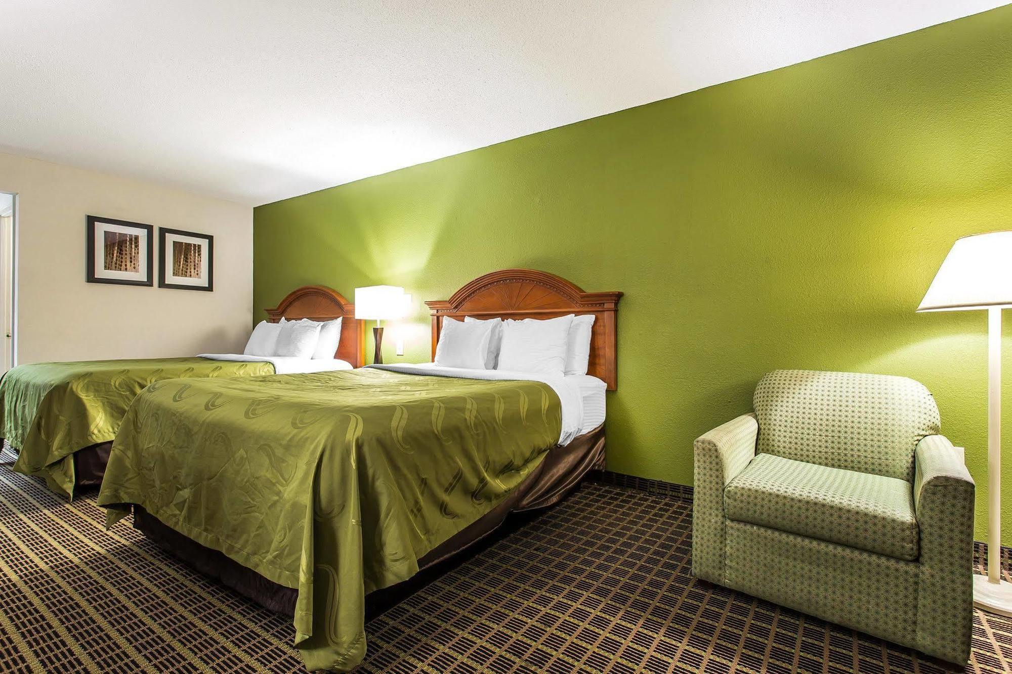 Quality Inn & Suites Bensalem Eksteriør bilde