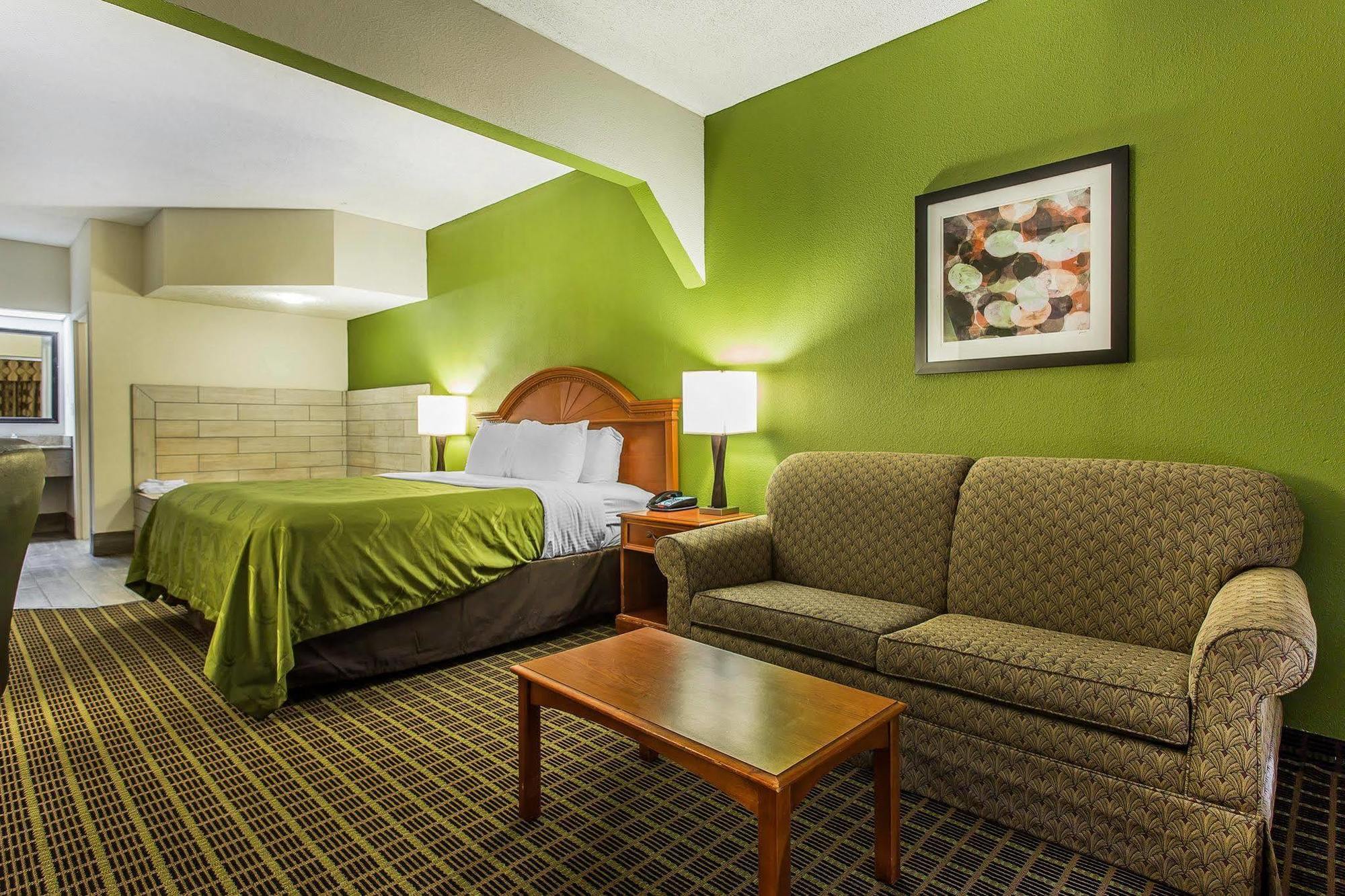 Quality Inn & Suites Bensalem Eksteriør bilde